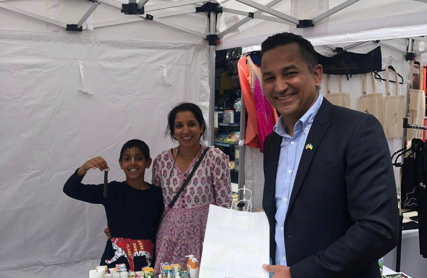 Gagan with stall holders in Rickmansworth